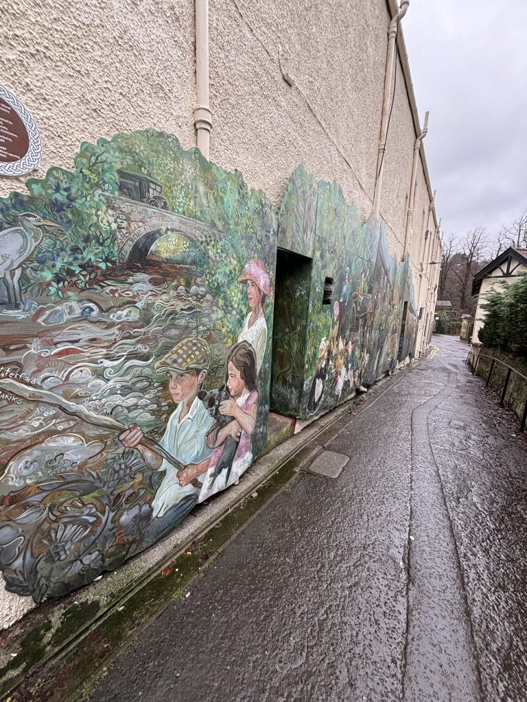 Cuddies Lane Mural, Colinton, Edinburgh street view